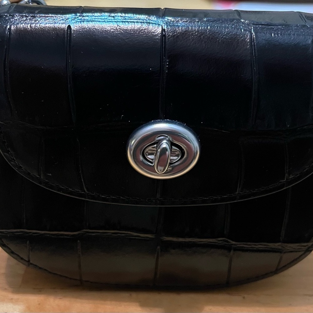 Coach Turnlock card case New with tags - Picture 3 of 9